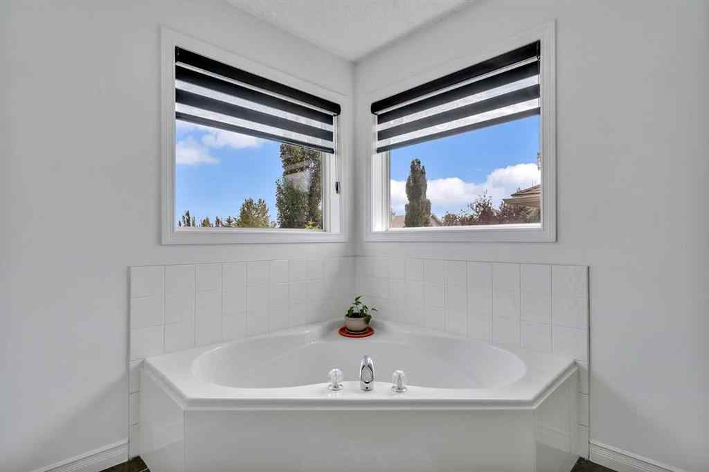 MLS® A2260874 - 135 West Lakeview Passage  in Lakeview Landing Chestermere, Residential