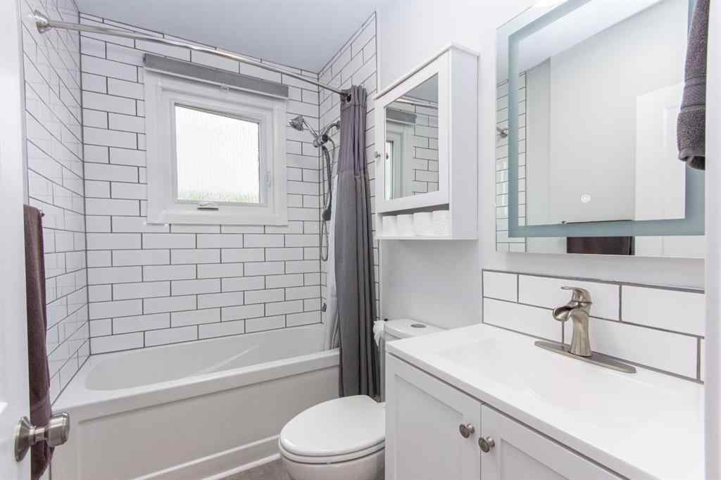 MLS® A2260879 - 5919 52 Avenue  in Riverside Meadows Red Deer, Residential