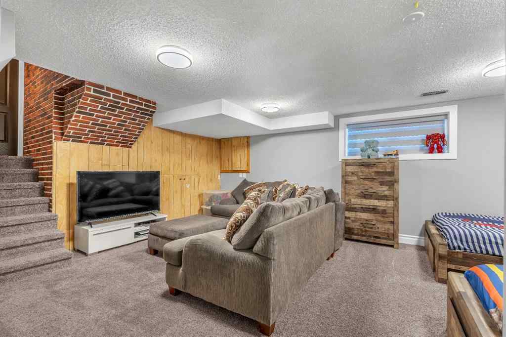 MLS® A2260880 - 351 Templevale Place NE in Temple Calgary, Residential
