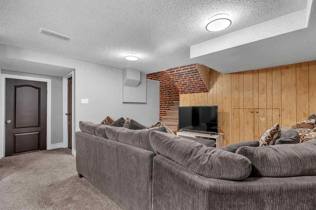 MLS® A2260880 - 351 Templevale Place NE in Temple Calgary, Residential