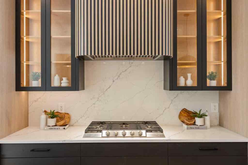 MLS® A2260904 - 644 25 Avenue NW in Mount Pleasant Calgary, Residential