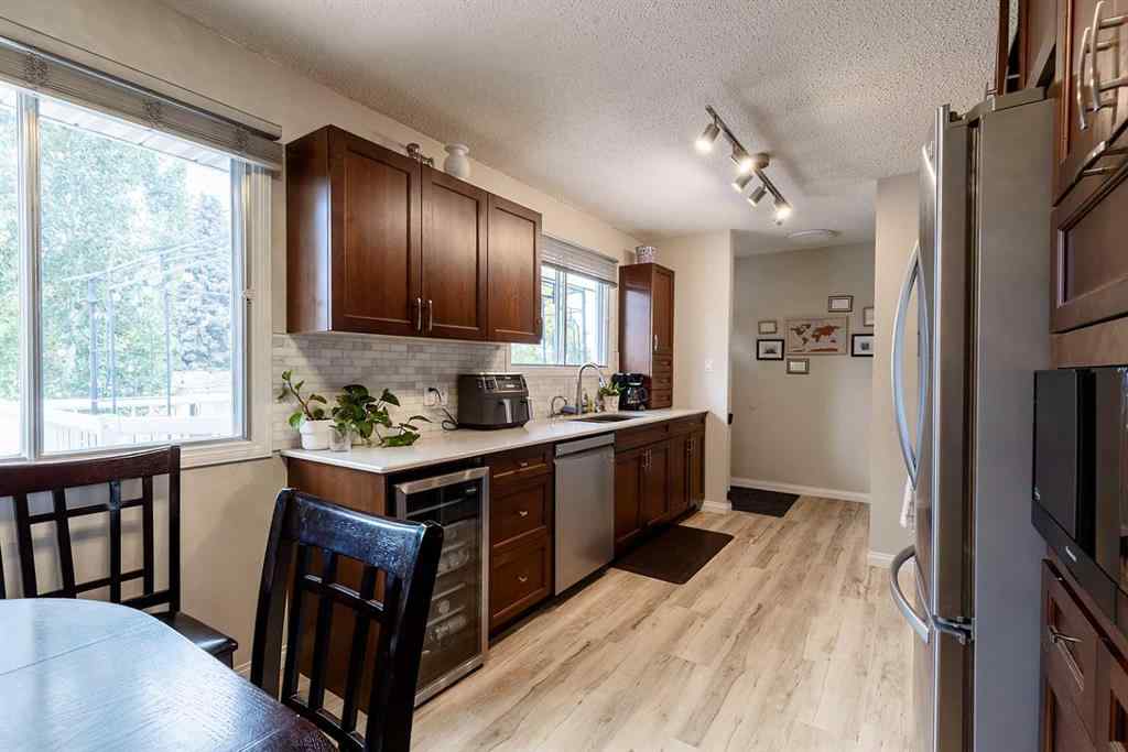 MLS® A2260921 - 32 Cocks Way SE in Southview-Park Meadows Medicine Hat, Residential