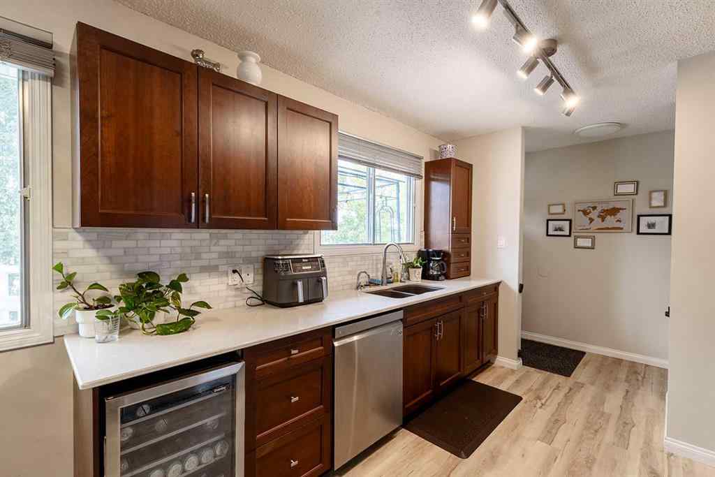 MLS® A2260921 - 32 Cocks Way SE in Southview-Park Meadows Medicine Hat, Residential
