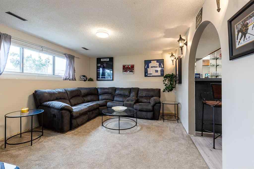 MLS® A2260921 - 32 Cocks Way SE in Southview-Park Meadows Medicine Hat, Residential