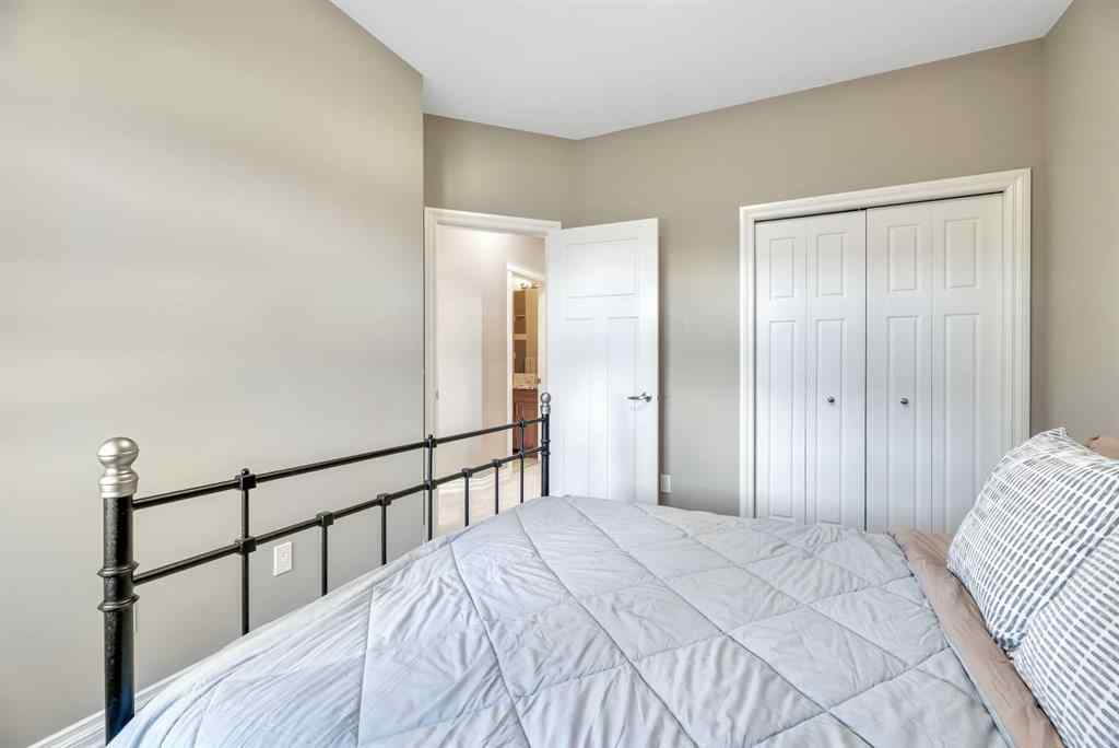 MLS® A2260926 - 1813 20 Avenue NW in Capitol Hill Calgary, Residential