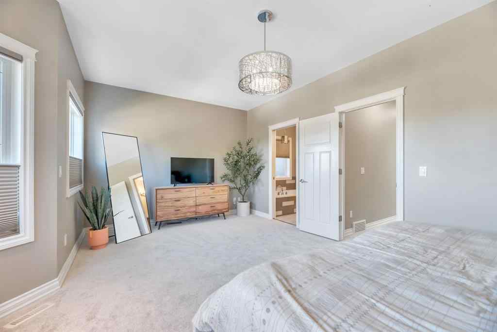 MLS® A2260926 - 1813 20 Avenue NW in Capitol Hill Calgary, Residential