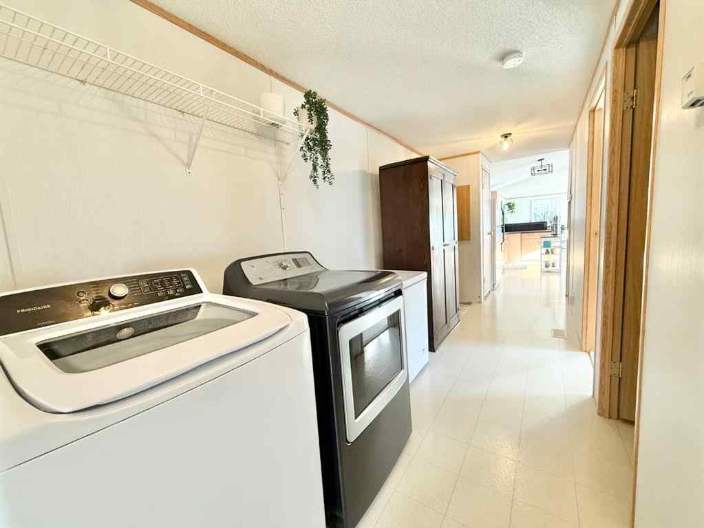 MLS® A2260931 - Unit #1 310 Railway Avenue  in NONE Duchess, Mobile