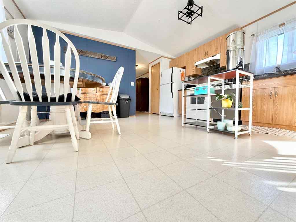 MLS® A2260931 - Unit #1 310 Railway Avenue  in NONE Duchess, Mobile