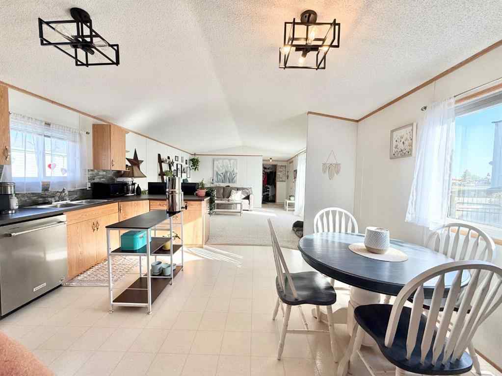 MLS® A2260931 - Unit #1 310 Railway Avenue  in NONE Duchess, Mobile