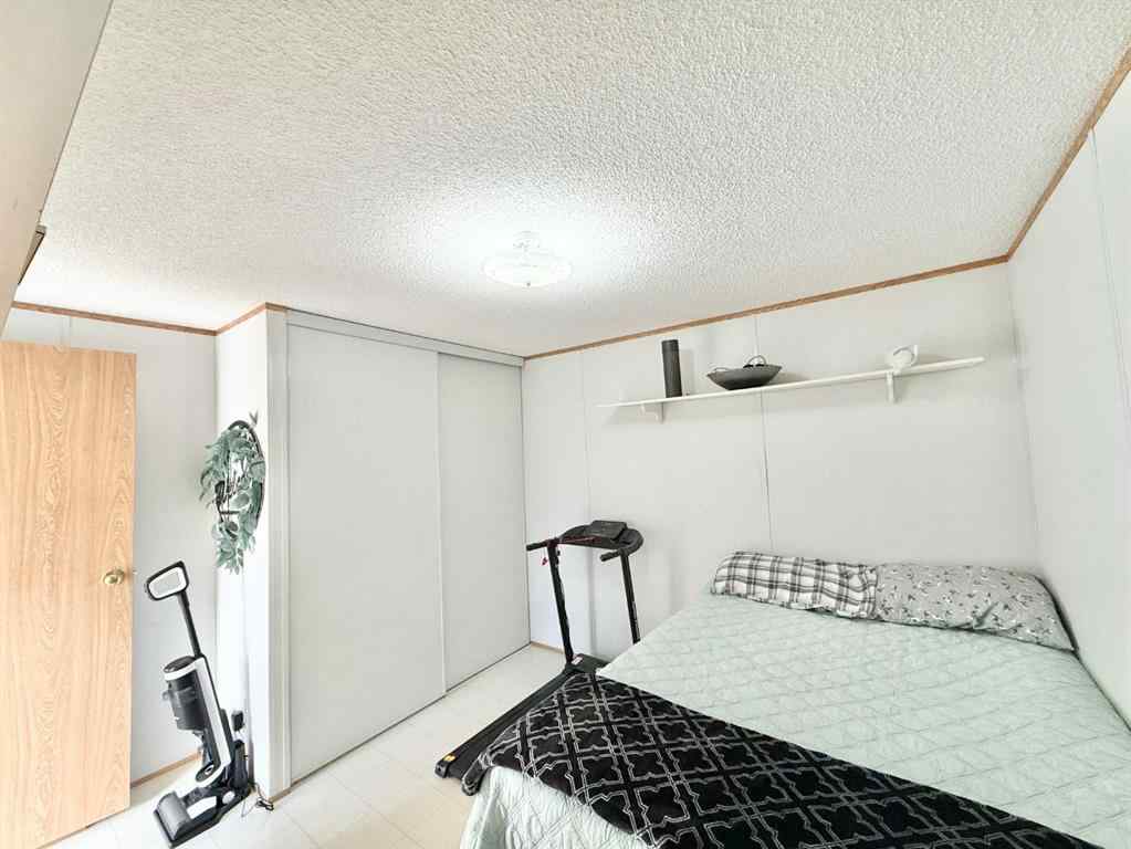 MLS® A2260931 - Unit #1 310 Railway Avenue  in NONE Duchess, Mobile