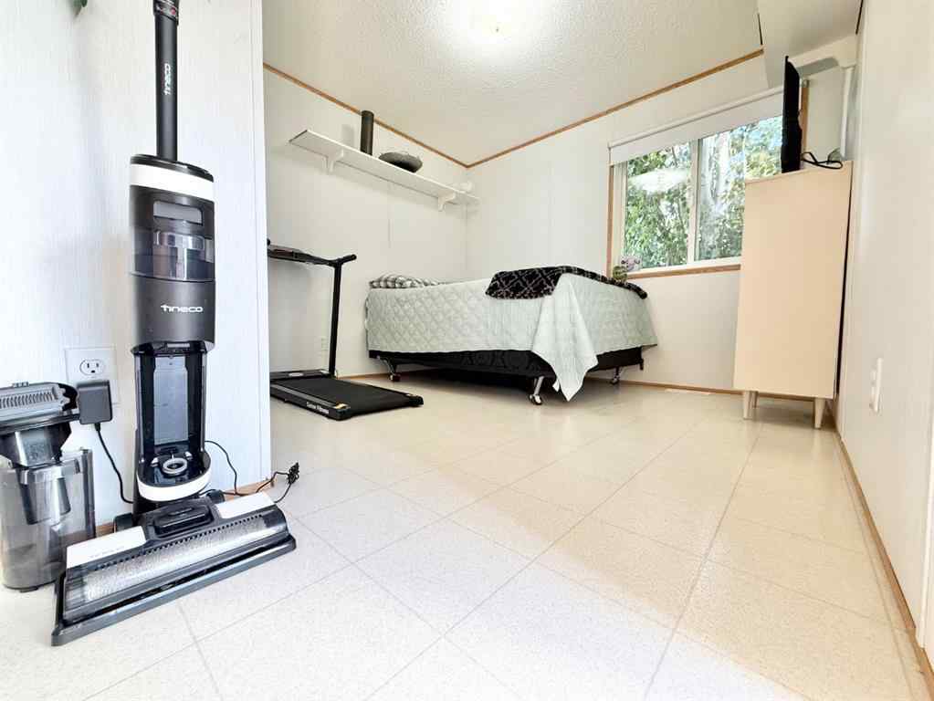 MLS® A2260931 - Unit #1 310 Railway Avenue  in NONE Duchess, Mobile