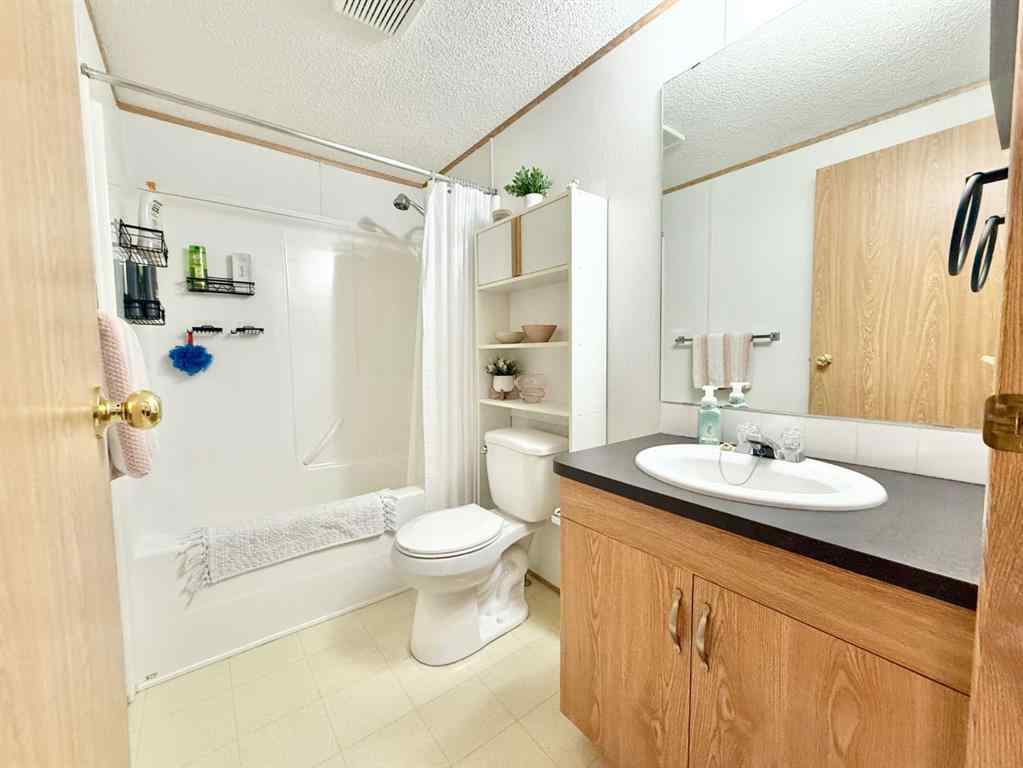 MLS® A2260931 - Unit #1 310 Railway Avenue  in NONE Duchess, Mobile