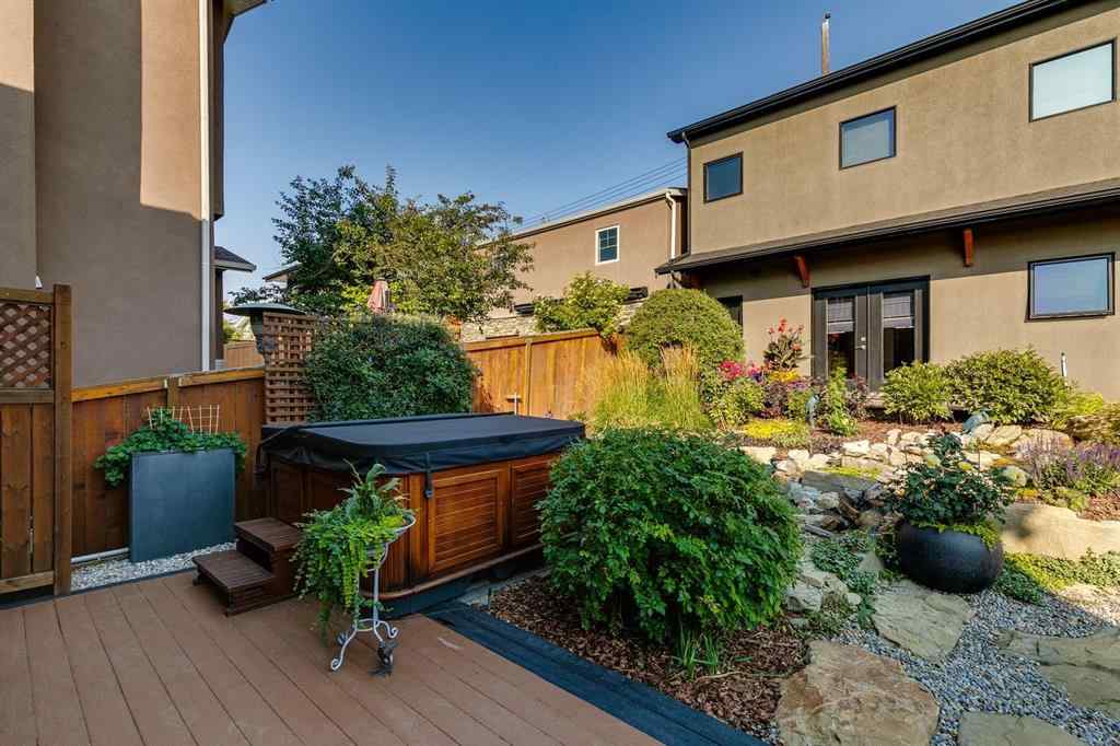 MLS® A2260941 - 954 Drury Avenue NE in Bridgeland/Riverside Calgary, Residential