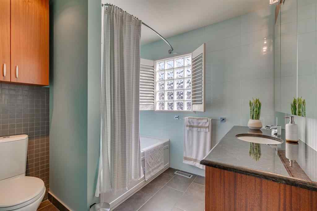 MLS® A2260941 - 954 Drury Avenue NE in Bridgeland/Riverside Calgary, Residential