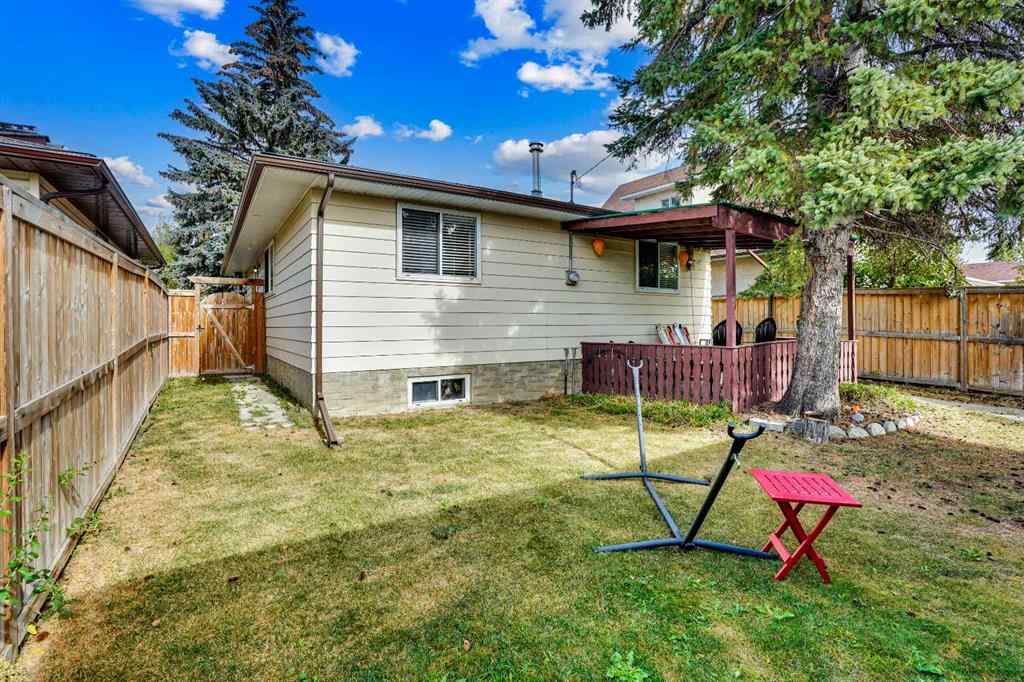 MLS® A2260942 - 403 72 Avenue NE in Huntington Hills Calgary, Residential