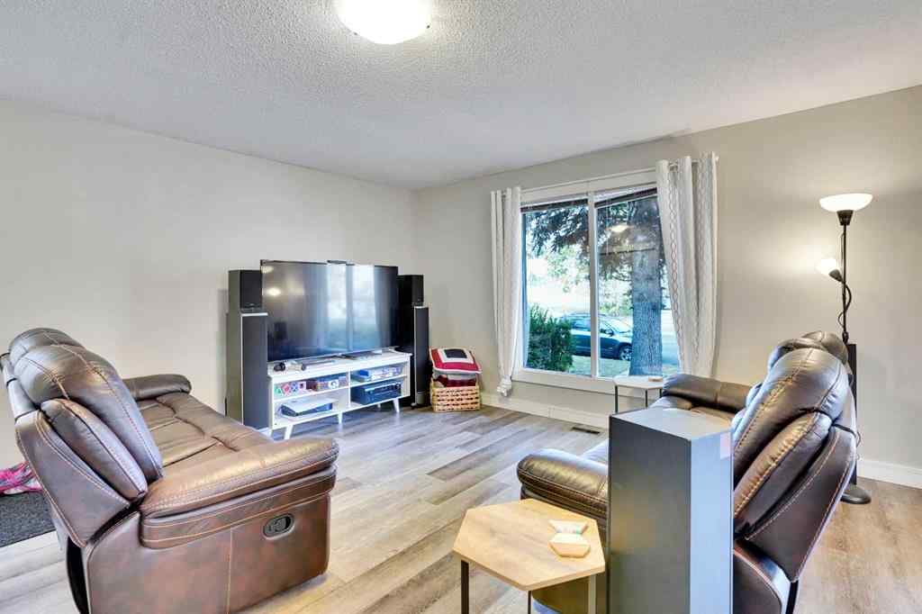 MLS® A2260942 - 403 72 Avenue NE in Huntington Hills Calgary, Residential