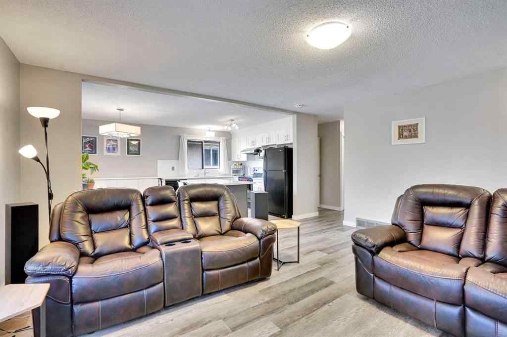 MLS® A2260942 - 403 72 Avenue NE in Huntington Hills Calgary, Residential