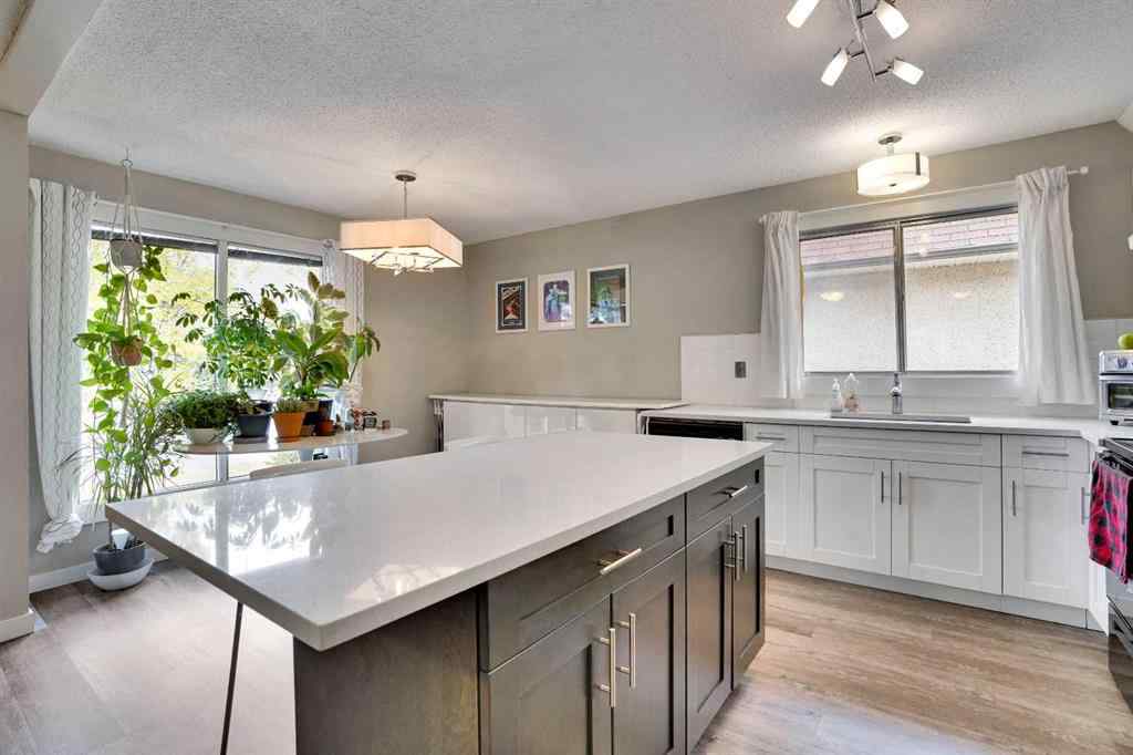 MLS® A2260942 - 403 72 Avenue NE in Huntington Hills Calgary, Residential