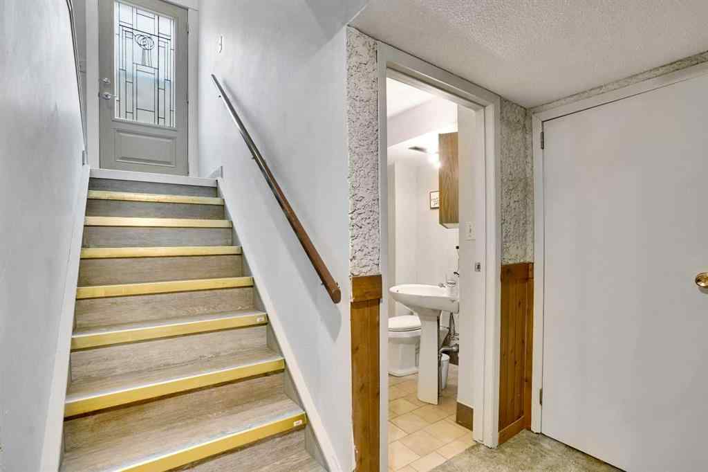 MLS® A2260942 - 403 72 Avenue NE in Huntington Hills Calgary, Residential