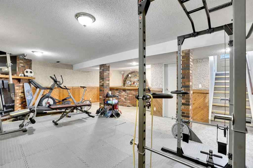 MLS® A2260942 - 403 72 Avenue NE in Huntington Hills Calgary, Residential