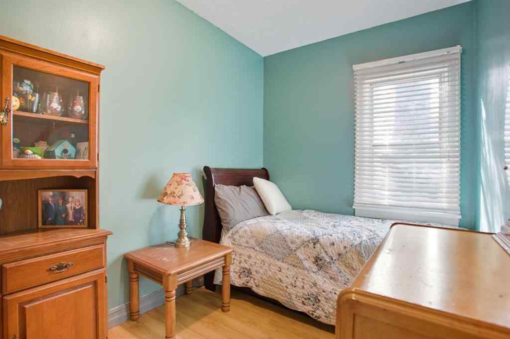 MLS® A2260955 - 1612 2A Street NW in Crescent Heights Calgary, Residential