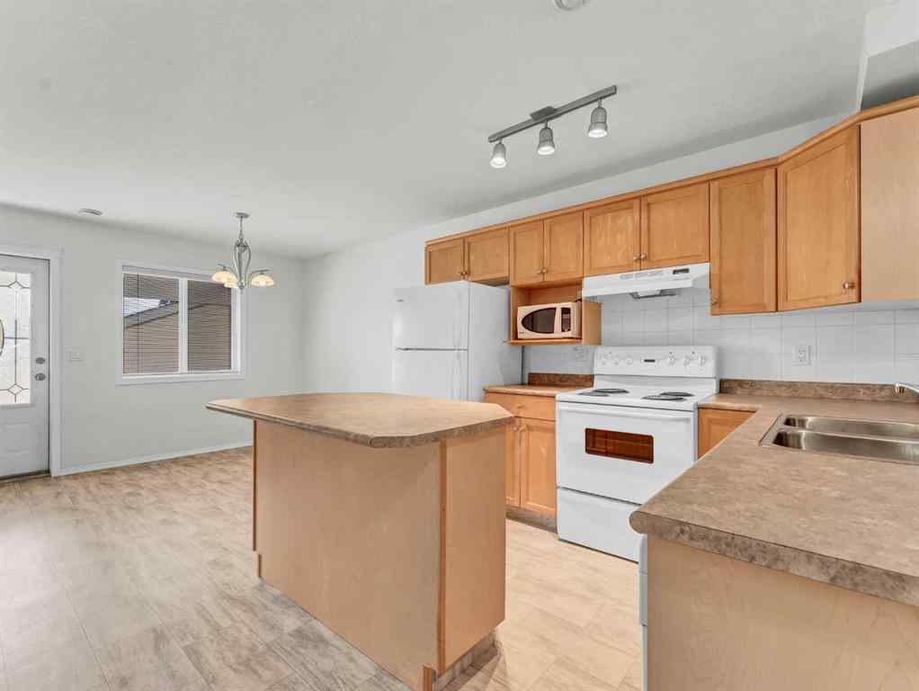 MLS® A2260957 - 425 Washington Way SE in River Flats Medicine Hat, Residential