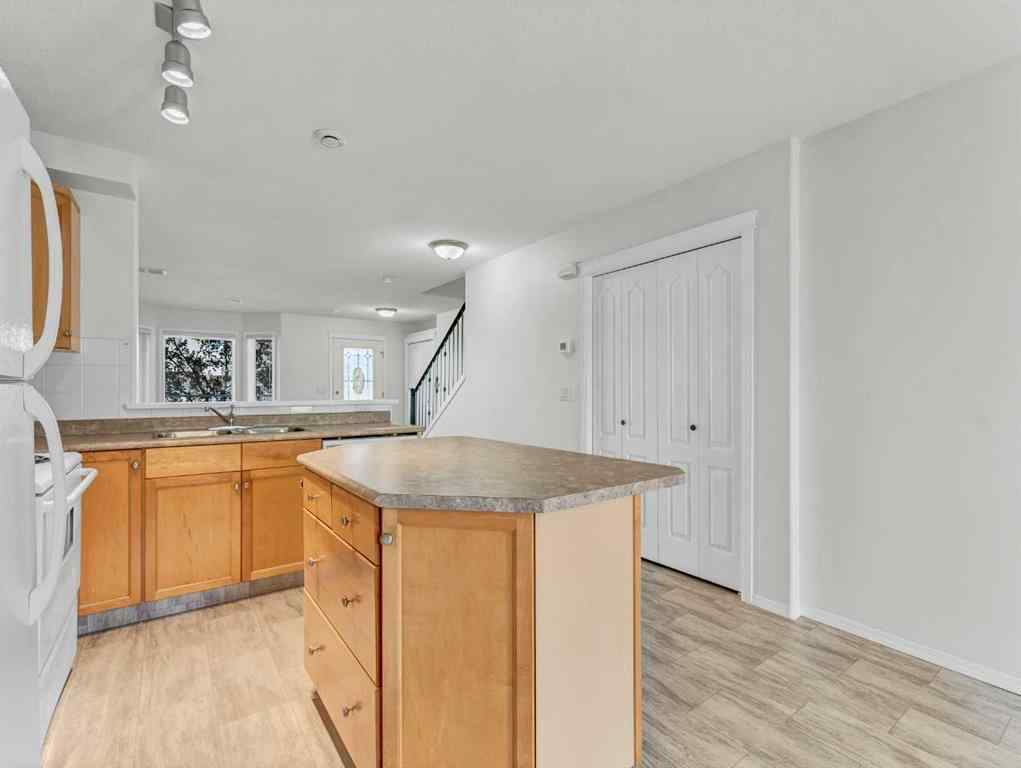 MLS® A2260957 - 425 Washington Way SE in River Flats Medicine Hat, Residential