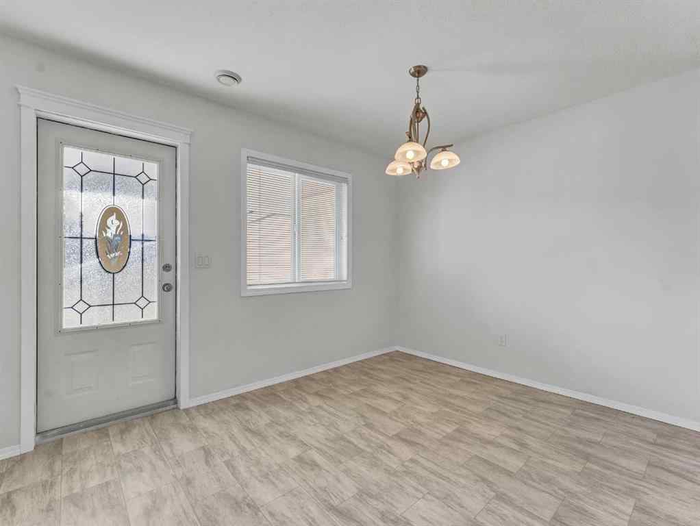 MLS® A2260957 - 425 Washington Way SE in River Flats Medicine Hat, Residential