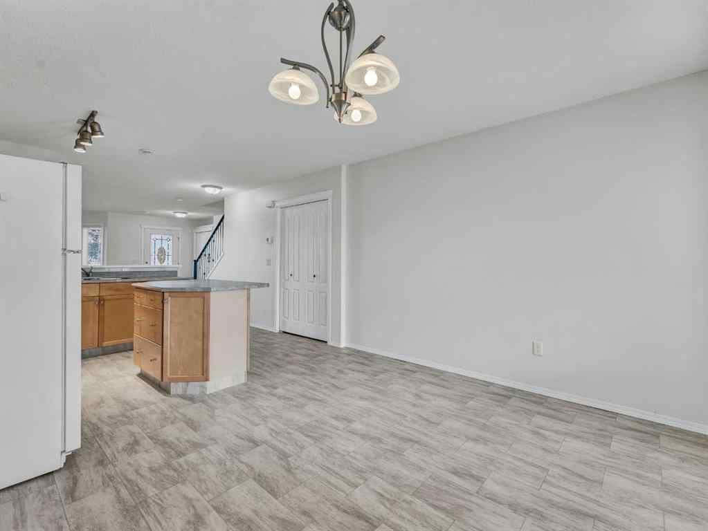 MLS® A2260957 - 425 Washington Way SE in River Flats Medicine Hat, Residential