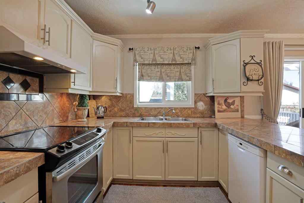 MLS® A2260959 - 719 Parkland Drive E in Parkland_BROO Brooks, Residential