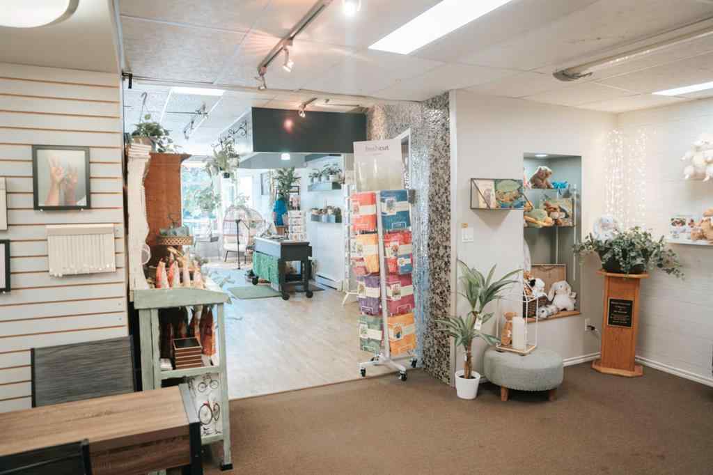 MLS® A2260960 - 320 10 Street  in Wainwright Wainwright, Commercial