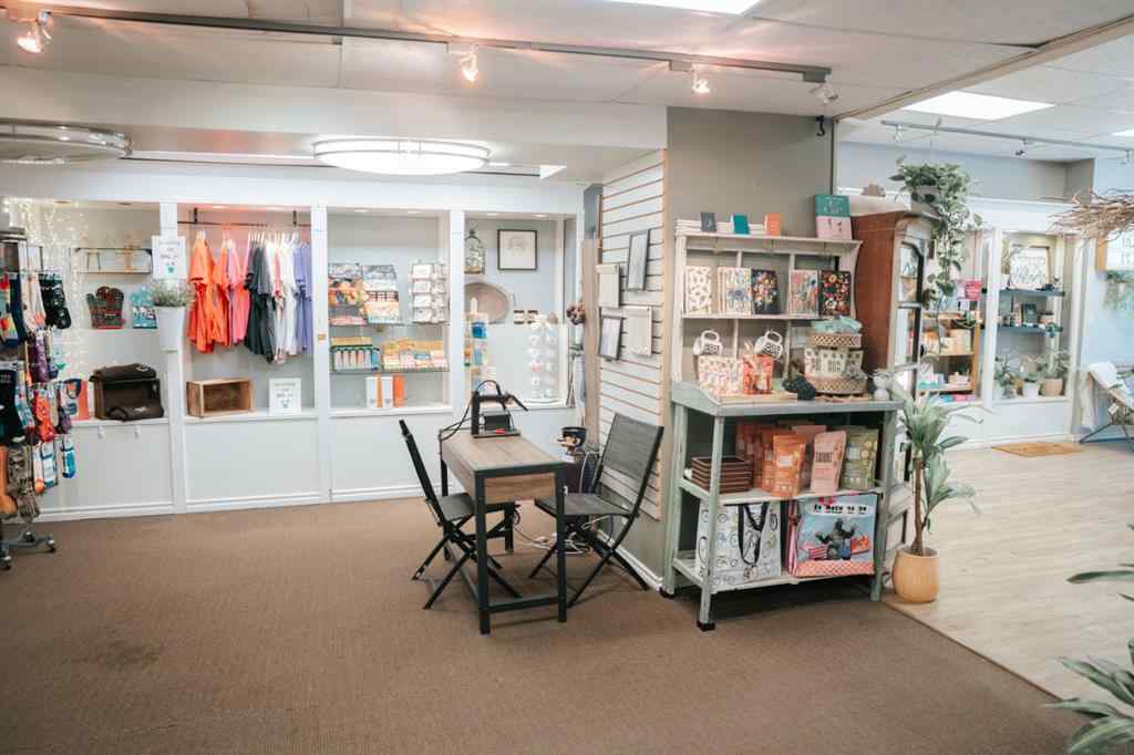 MLS® A2260960 - 320 10 Street  in Wainwright Wainwright, Commercial