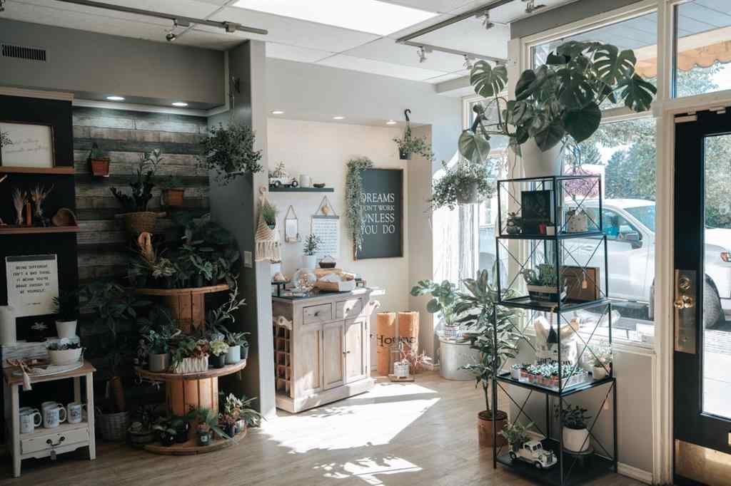 MLS® A2260960 - 320 10 Street  in Wainwright Wainwright, Commercial