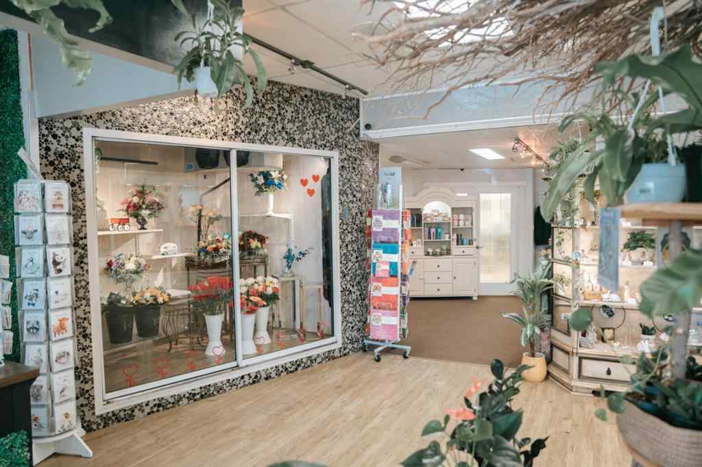 MLS® A2260960 - 320 10 Street  in Wainwright Wainwright, Commercial