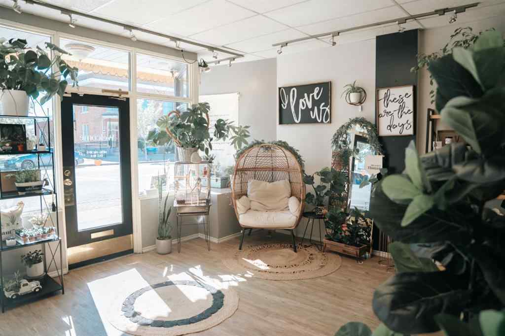 MLS® A2260960 - 320 10 Street  in Wainwright Wainwright, Commercial