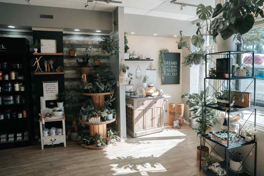 MLS® A2260960 - 320 10 Street  in Wainwright Wainwright, Commercial