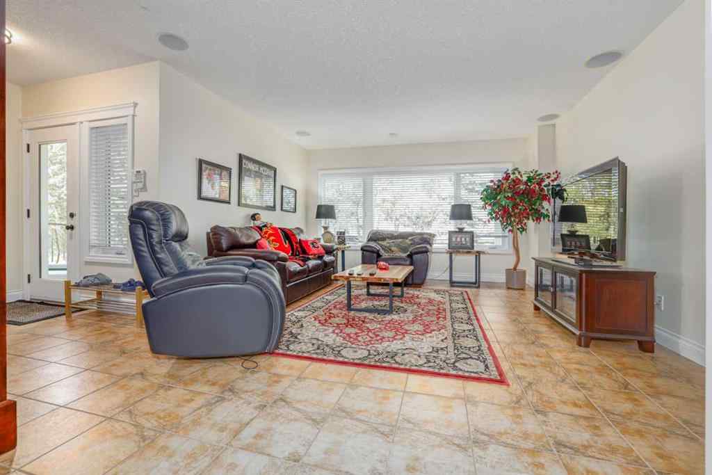 MLS® A2260965 - 462 Crystal Green Manor  in Crystal Green Okotoks, Residential