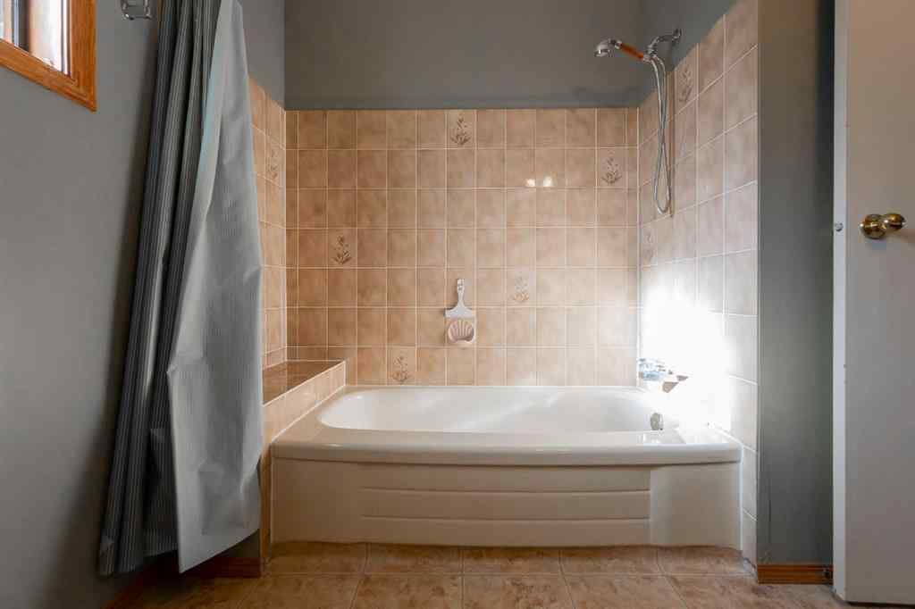 MLS® A2260966 - 897 Red Crow Boulevard W in Indian Battle Heights Lethbridge, Residential