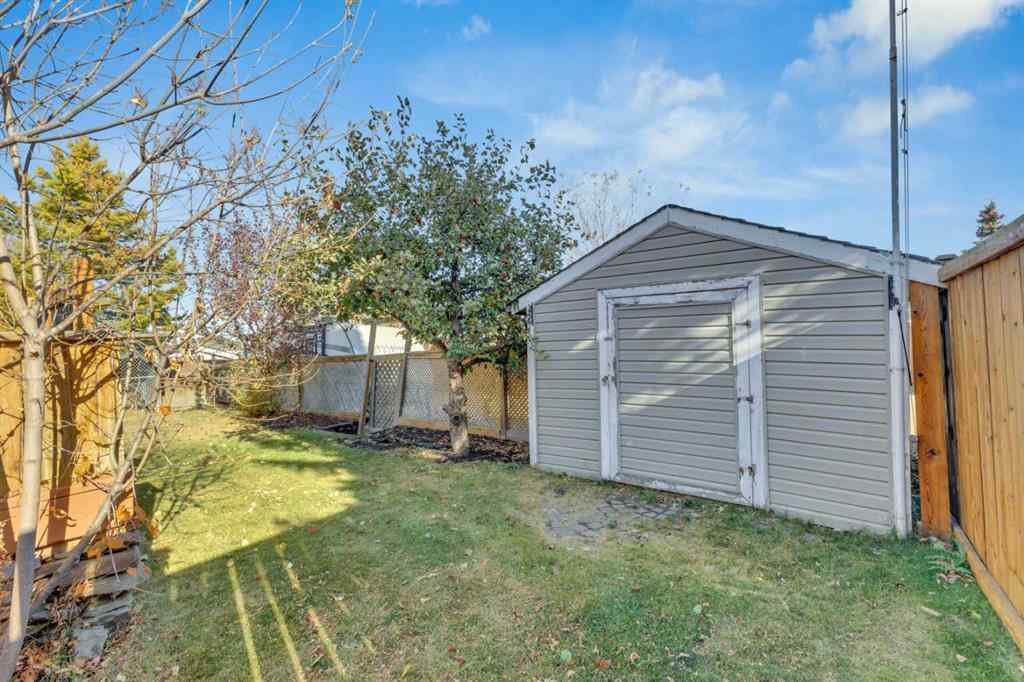 MLS® A2260977 - 16 Parson Drive  in Pierview Sylvan Lake, Residential