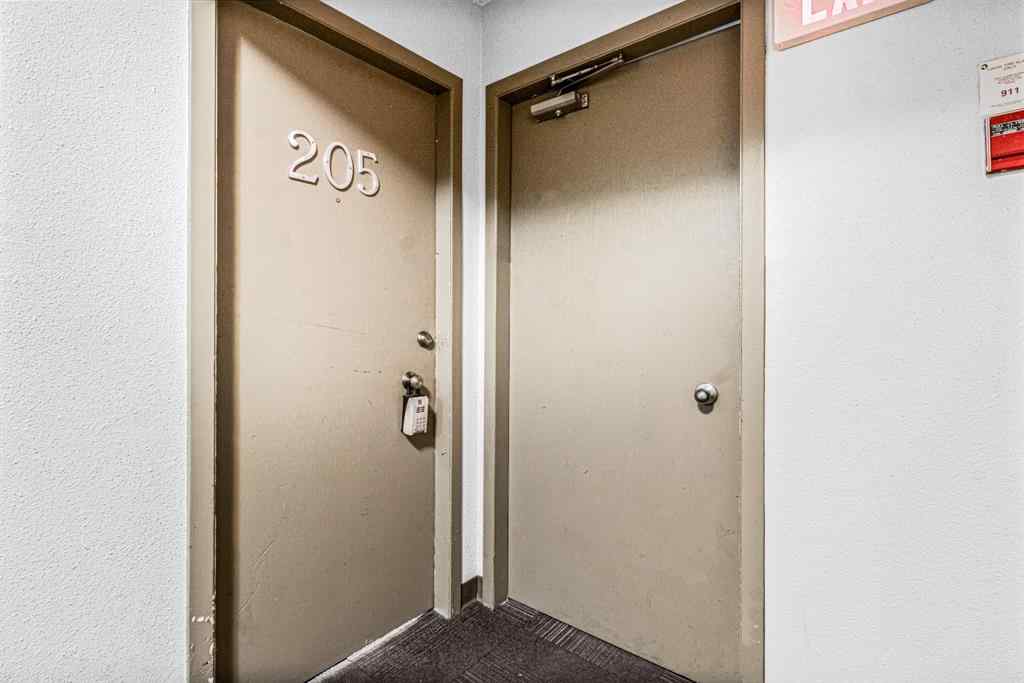 MLS® A2260989 - Unit #205 4512 75 Street NW in Bowness Calgary, Residential