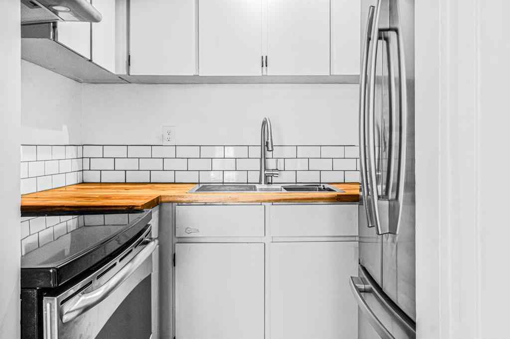 MLS® A2260989 - Unit #205 4512 75 Street NW in Bowness Calgary, Residential