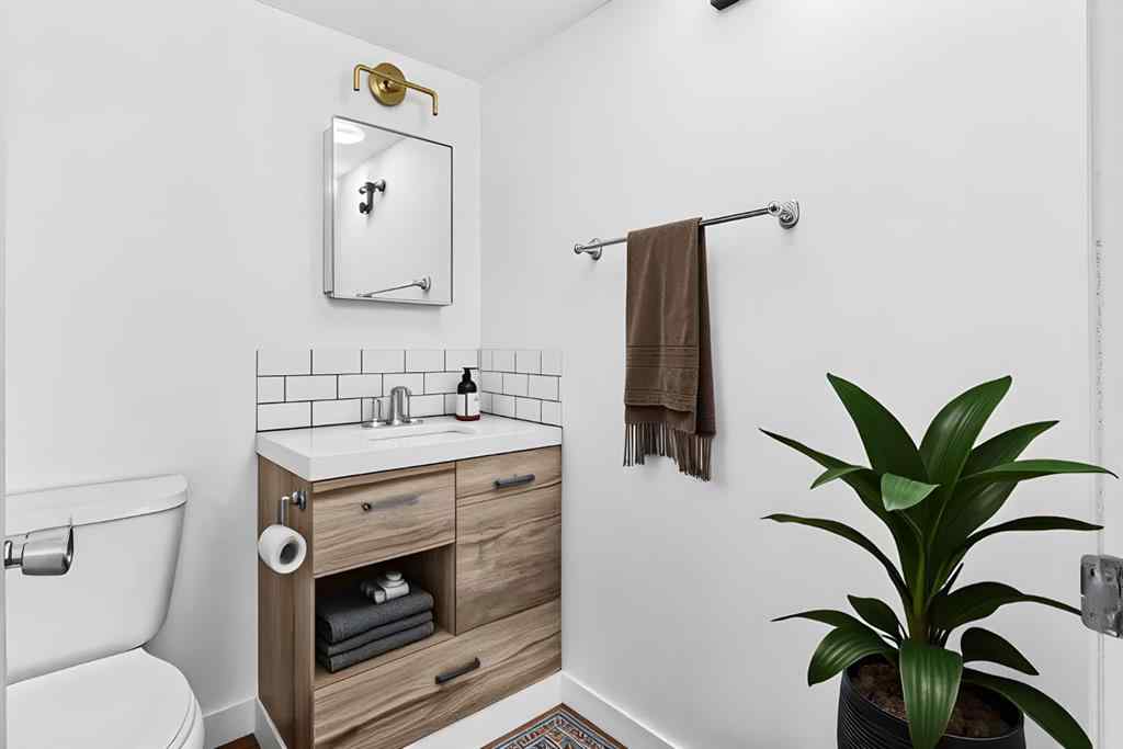 MLS® A2260989 - Unit #205 4512 75 Street NW in Bowness Calgary, Residential