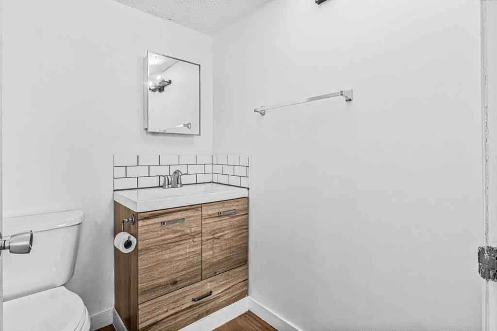 MLS® A2260989 - Unit #205 4512 75 Street NW in Bowness Calgary, Residential