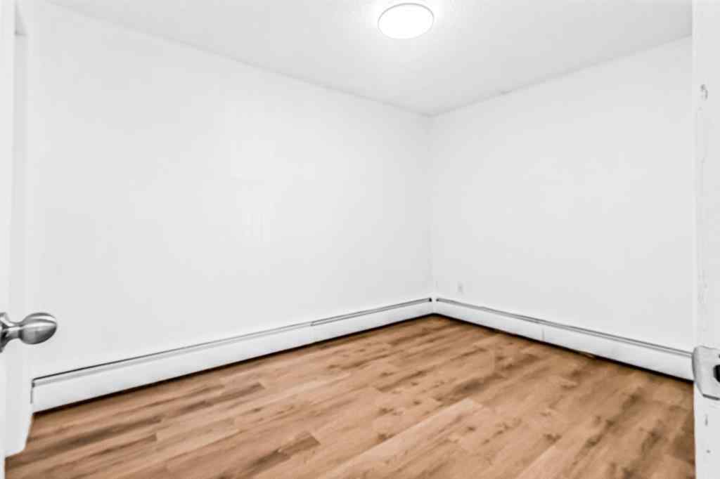 MLS® A2260989 - Unit #205 4512 75 Street NW in Bowness Calgary, Residential