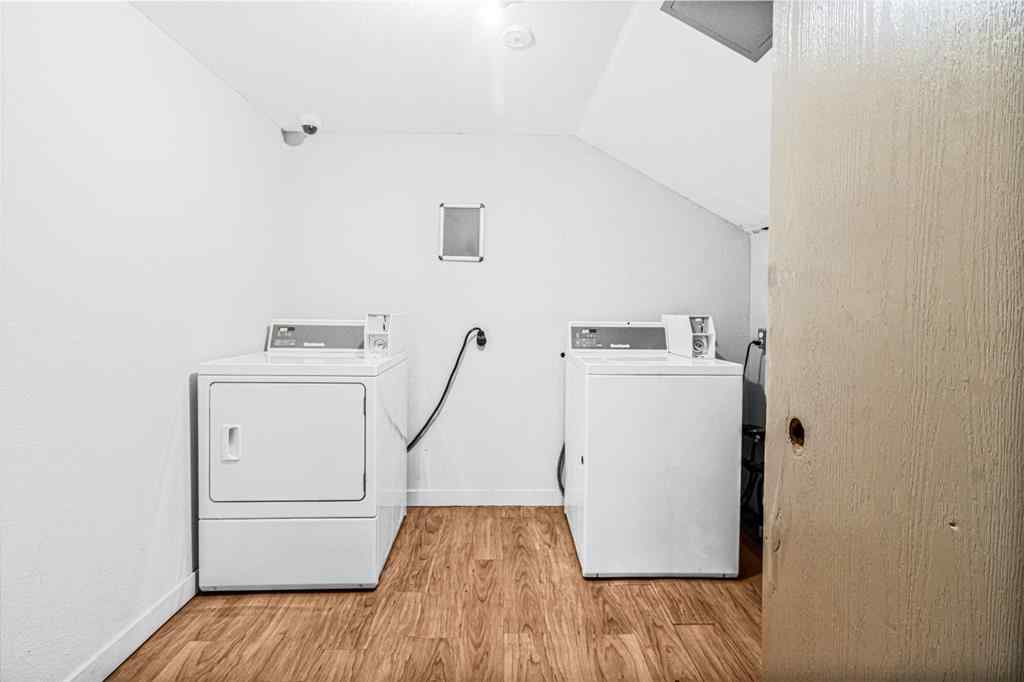 MLS® A2260989 - Unit #205 4512 75 Street NW in Bowness Calgary, Residential