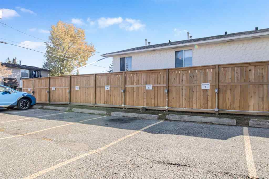 MLS® A2260989 - Unit #205 4512 75 Street NW in Bowness Calgary, Residential