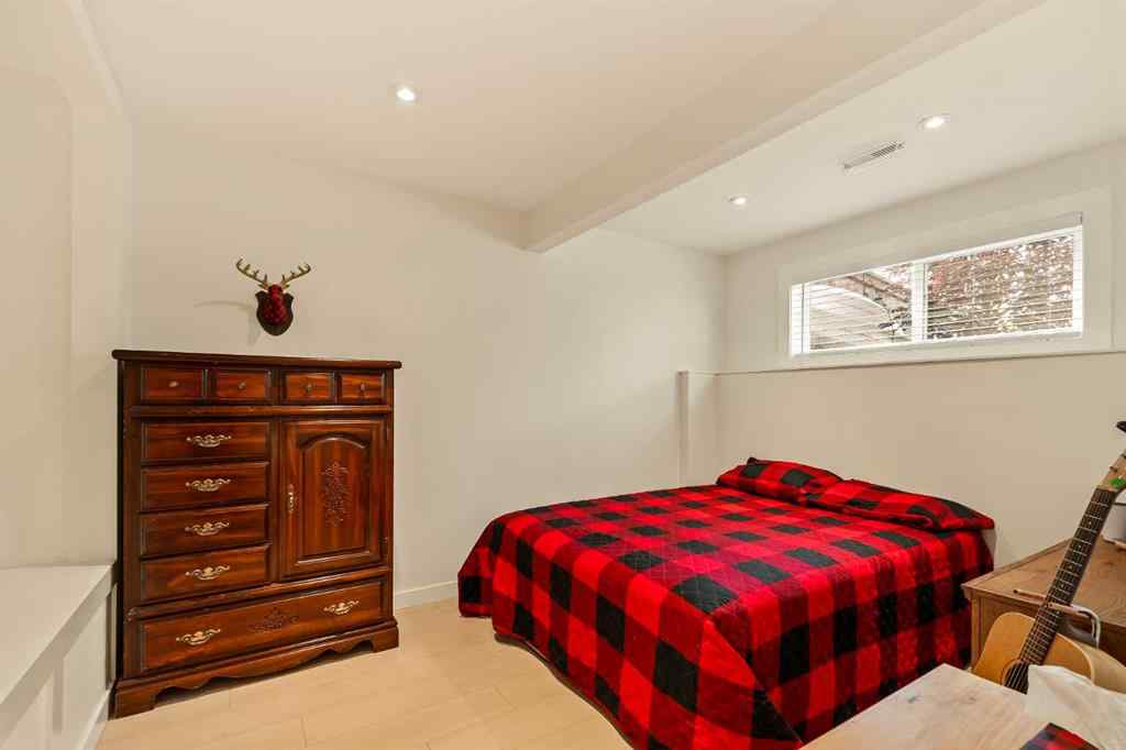 MLS® A2260995 - 151 Kingsbridge Road SE in Kings Heights Airdrie, Residential