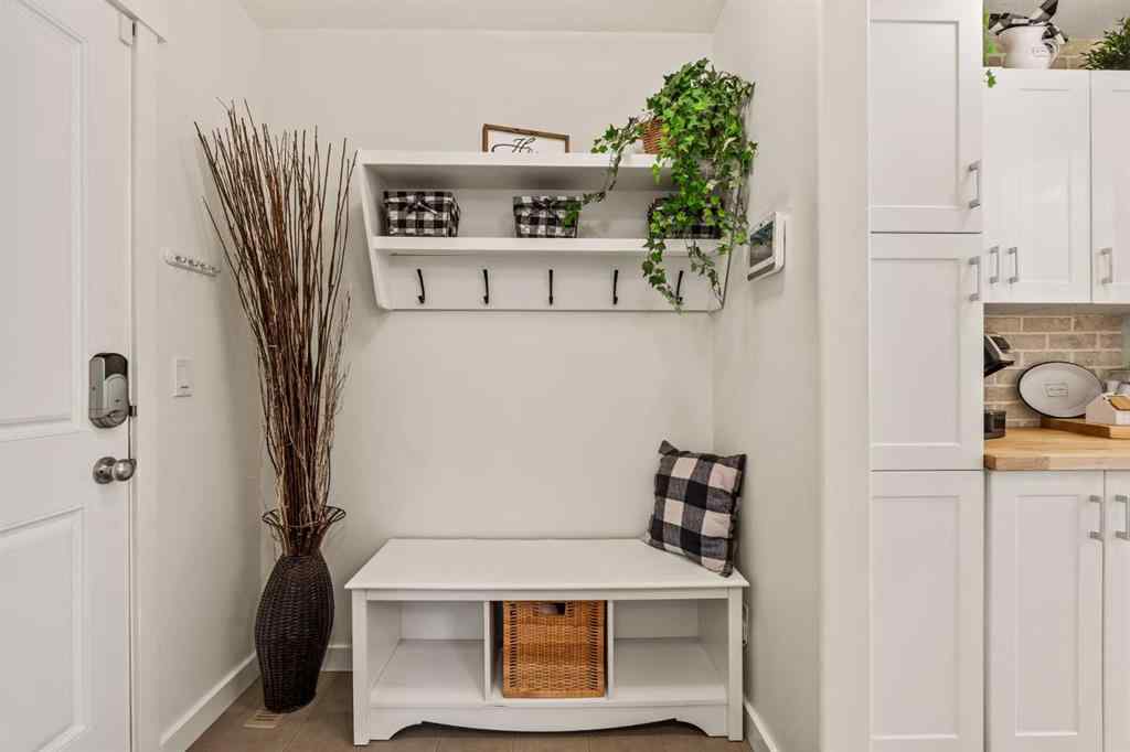 MLS® A2260995 - 151 Kingsbridge Road SE in Kings Heights Airdrie, Residential