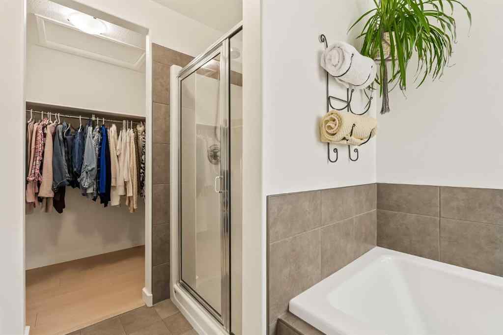 MLS® A2260995 - 151 Kingsbridge Road SE in Kings Heights Airdrie, Residential