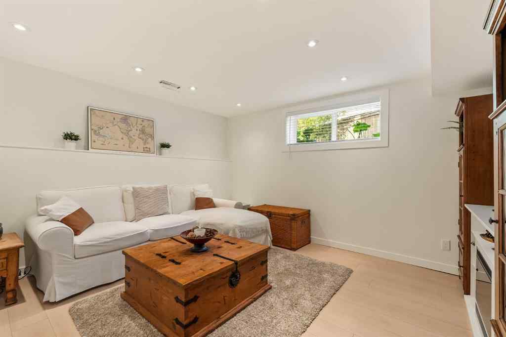 MLS® A2260995 - 151 Kingsbridge Road SE in Kings Heights Airdrie, Residential